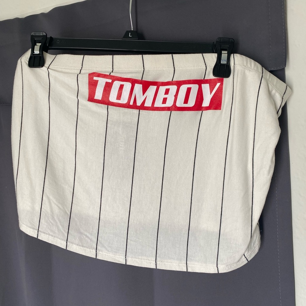 Graphic crop tube top